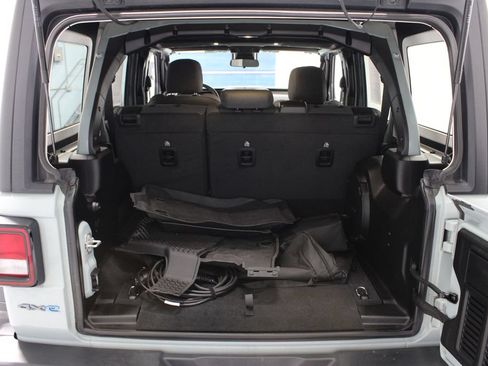 Used 2024 Jeep Wrangler Unlimited AWD/4WD image 16