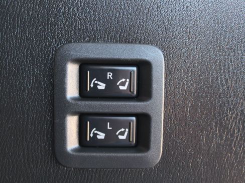 Used 2023 Nissan Armada Platinum w/ Captain's Chairs Package RWD image 24