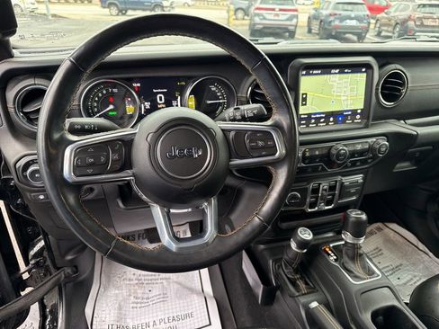 Used 2021 Jeep Wrangler Unlimited Sahara image 25