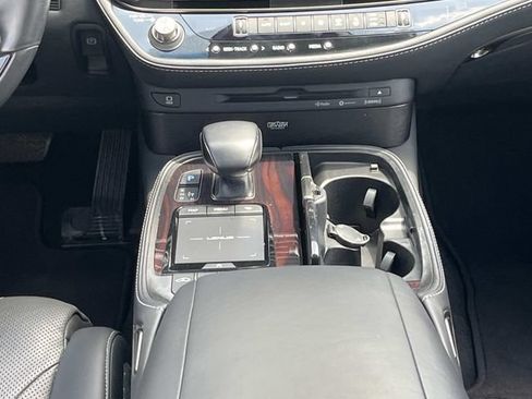 Used 2021 Lexus LS 500 w/ Interior Upgrade Package RWD image 17