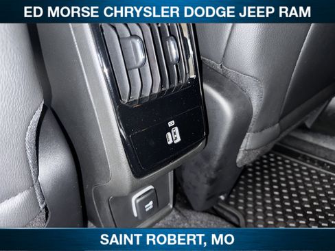 New 2026 Jeep Compass Trailhawk w/ Sun, Sound & Navigation Group AWD/4WD image 24