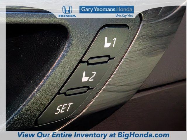 Used 2020 Toyota Highlander Limited FWD image 25