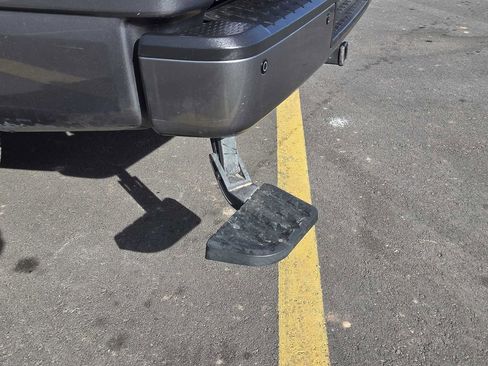 Used 2019 Nissan Titan SL w/ Midnight Edition image 6