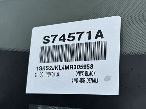 Used 2021 GMC Yukon XL Denali w/ Denali Premium Package image 42