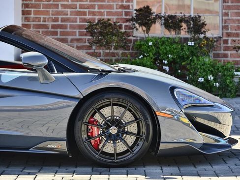 Used 2020 McLaren 600LT Spider RWD image 7