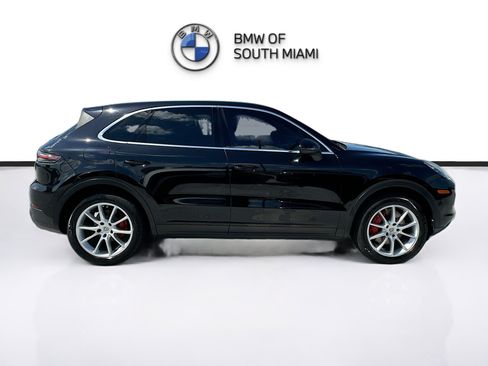 Used 2022 Porsche Cayenne AWD/4WD image 8