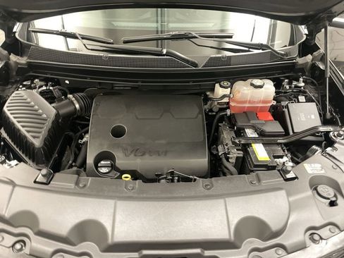 Used 2023 Chevrolet Traverse RS w/ LPO, Floor Liner Package FWD image 24