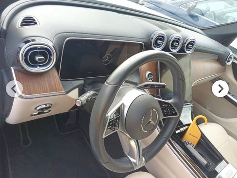 Used 2023 Mercedes-Benz GLC 300 4MATIC image 11