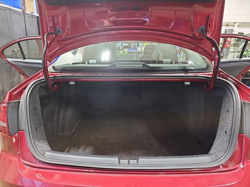 Used 2016 Volkswagen Jetta SEL w/ Lighting Package image 12