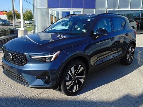 New 2026 Volvo XC40 B5 Ultra w/ Climate Package image 3