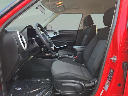 Used 2020 Kia Soul LX FWD image 25