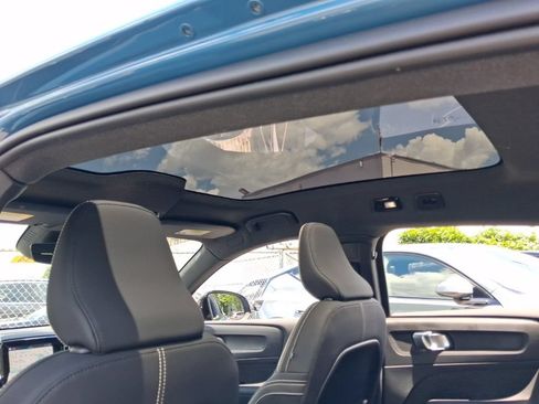Certified 2023 Volvo C40 P8 Recharge Ultimate w/ Protection Package Premier AWD/4WD image 17