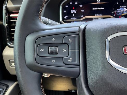 Used 2025 GMC Sierra 2500 AT4 w/ AT4 Premium Plus Package AWD/4WD image 10