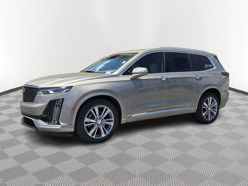 Used 2023 Cadillac XT6 Premium Luxury w/ Technology Package FWD image 2