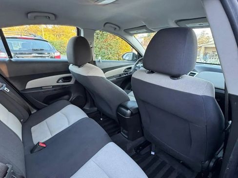 Used 2015 Chevrolet Cruze LS image 13