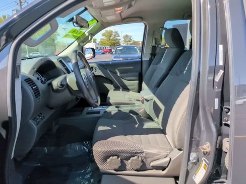 Used 2015 Nissan Frontier PRO-4X AWD/4WD image 19