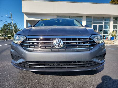 Used 2021 Volkswagen Jetta SE image 3