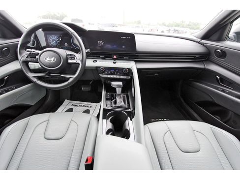 Used 2024 Hyundai Elantra Limited image 11