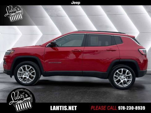 Certified 2023 Jeep Compass Latitude image 3