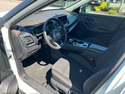 Used 2023 Nissan Rogue S AWD/4WD image 12