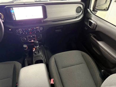 Used 2024 Jeep Wrangler Unlimited Sport AWD/4WD image 40