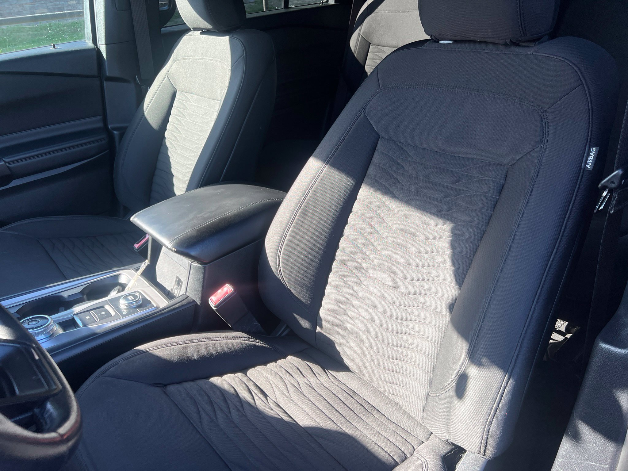 Used 2020 Ford Explorer XLT w/ Comfort Package AWD/4WD image 12
