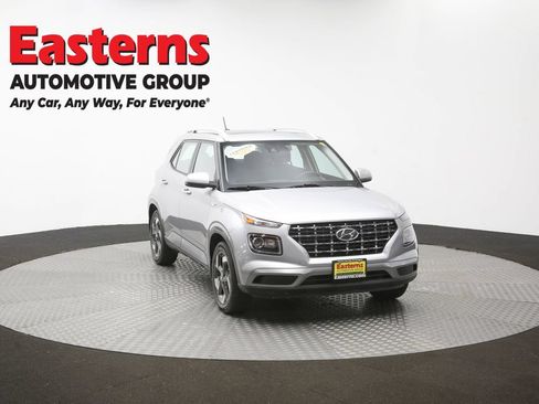 Used 2024 Hyundai Venue SEL FWD image 50