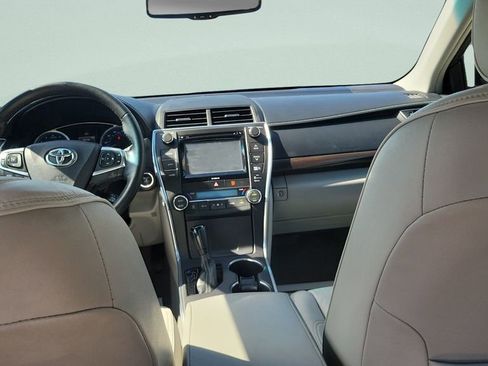 Used 2016 Toyota Camry XLE w/ Moonroof Package FWD image 10