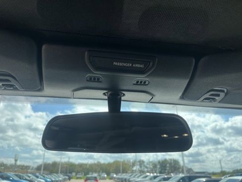 Used 2019 Jeep Wrangler Unlimited Sahara image 34