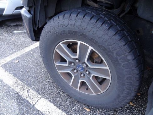 Used 2015 Ford F150 XLT w/ Equipment Group 302A Luxury image 9