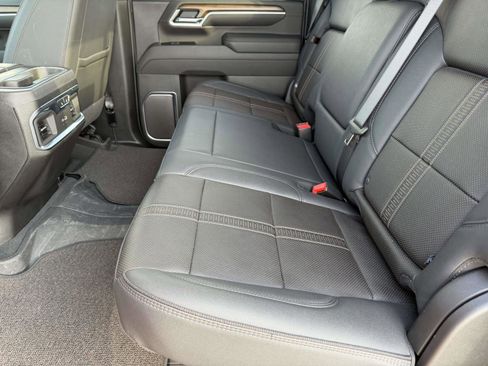 Used 2025 Chevrolet Silverado 2500 High Country w/ High Country Premium Package AWD/4WD image 18