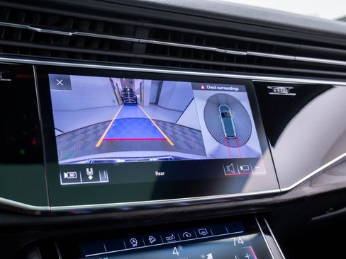 Used 2020 Audi Q7 3.0T Premium Plus image 24