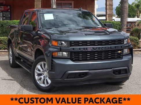 Used 2020 Chevrolet Silverado 1500 Custom w/ Custom Value Package AWD/4WD image 2