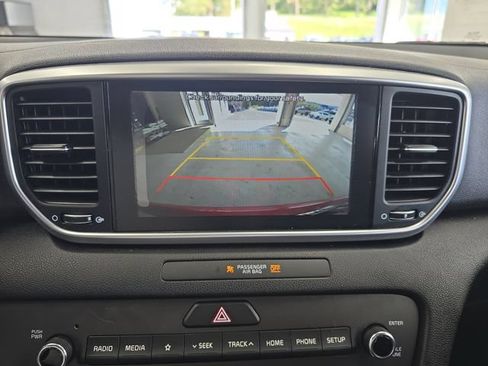 Used 2020 Kia Sportage LX AWD/4WD image 16
