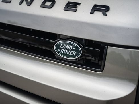 Used 2024 Land Rover Defender 130 X-Dynamic SE AWD/4WD image 16