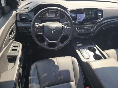 Certified 2025 Honda Passport TrailSport image 26