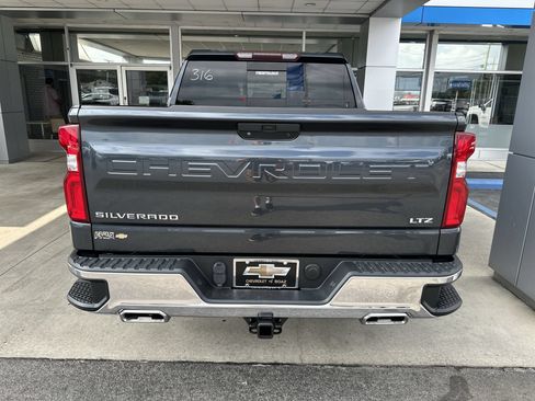 Used 2019 Chevrolet Silverado 1500 LTZ w/ LTZ Convenience Package AWD/4WD image 35
