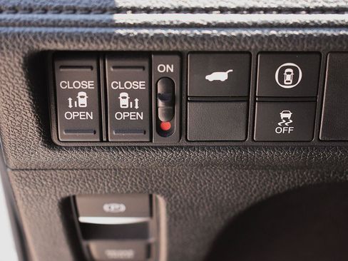 Used 2024 Honda Odyssey Sport image 24