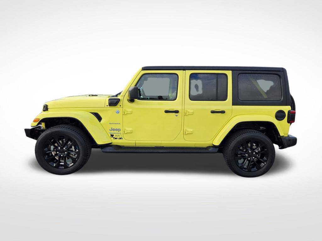 Used 2023 Jeep Wrangler Unlimited Sahara w/ Cold Weather Group AWD/4WD image 7