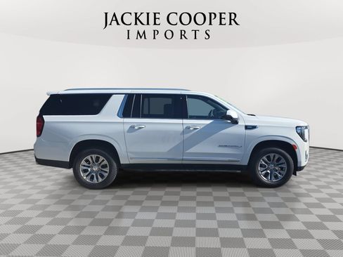 Used 2024 GMC Yukon XL Denali AWD/4WD image 4
