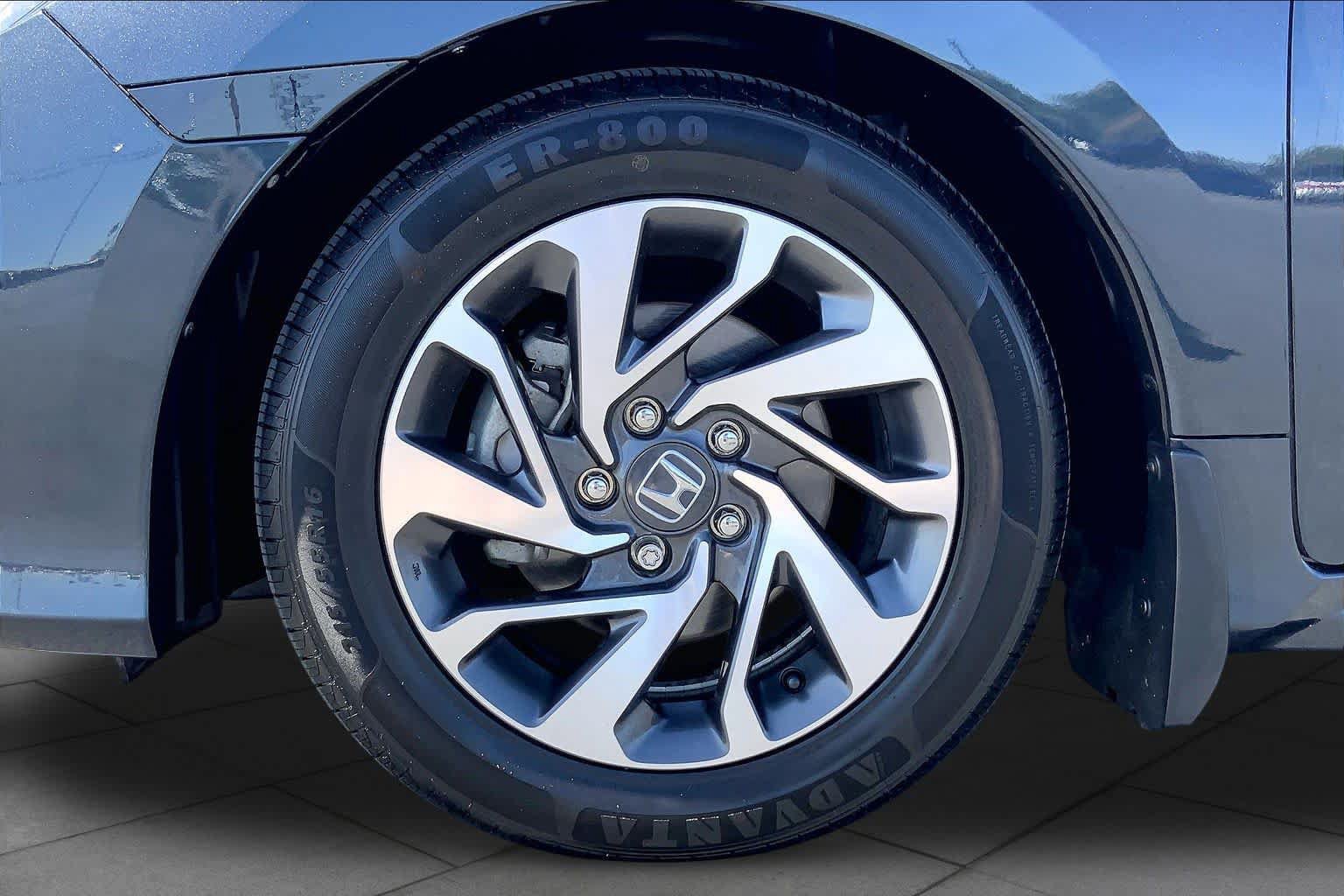 Used 2017 Honda Civic EX image 10