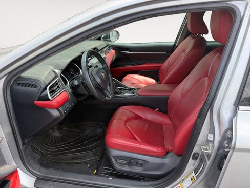 Used 2018 Toyota Camry XSE FWD image 9