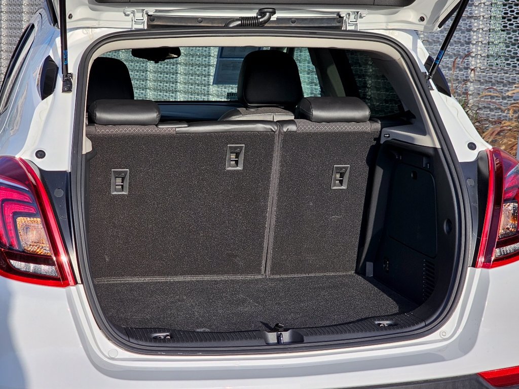 Used 2022 Buick Encore Preferred w/ Safety Package FWD image 7