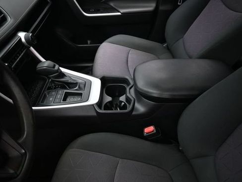 Used 2019 Toyota RAV4 XLE FWD image 25