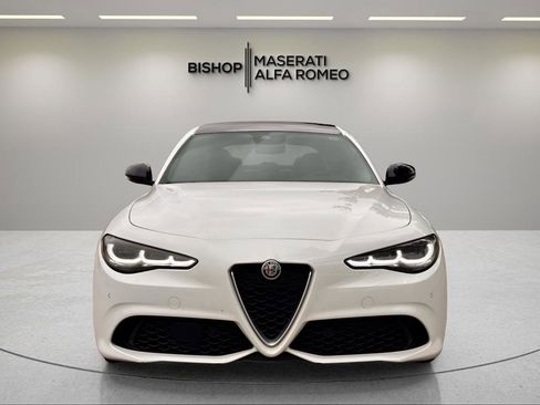 Used 2024 Alfa Romeo Giulia Ti AWD/4WD image 2