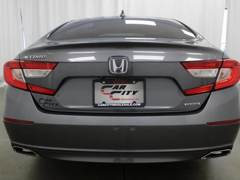 Used 2018 Honda Accord Touring image 8