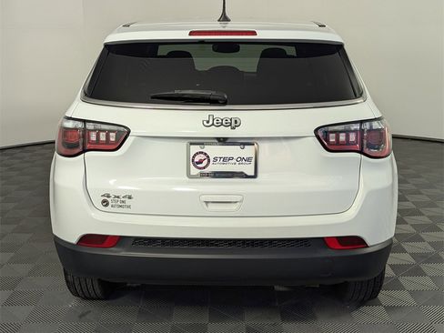 Used 2023 Jeep Compass Sport image 6