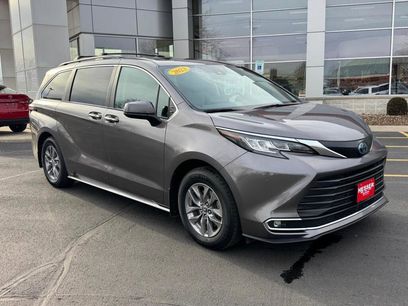 Certified 2023 Toyota Sienna XLE