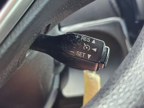 Used 2016 Toyota Corolla LE FWD image 42