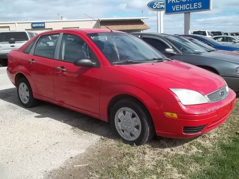 Used 2007 Ford Focus SE FWD image 1